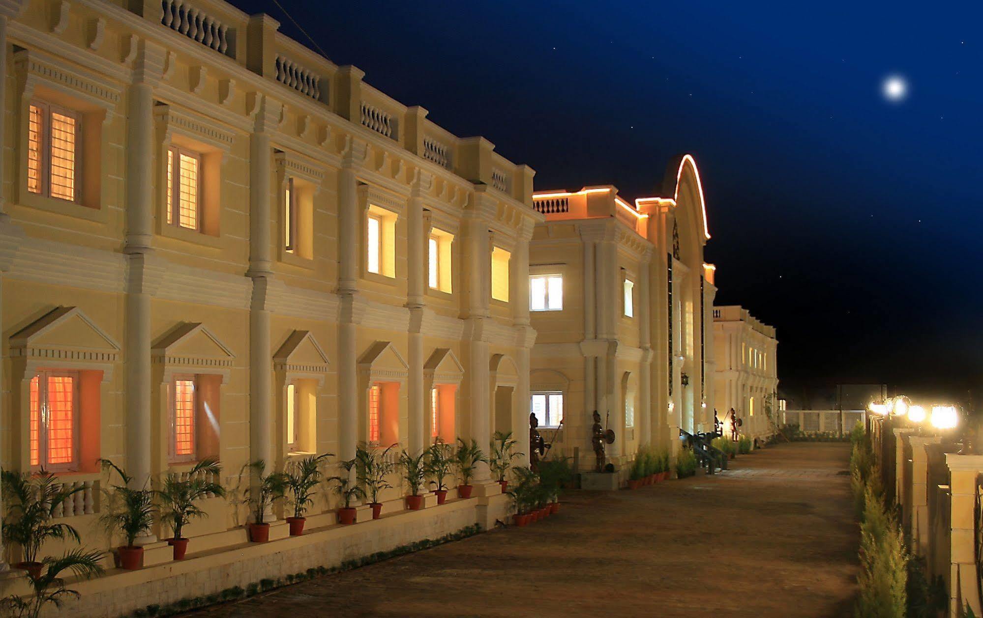 ילאגירי Kumararraja Palace מראה חיצוני תמונה