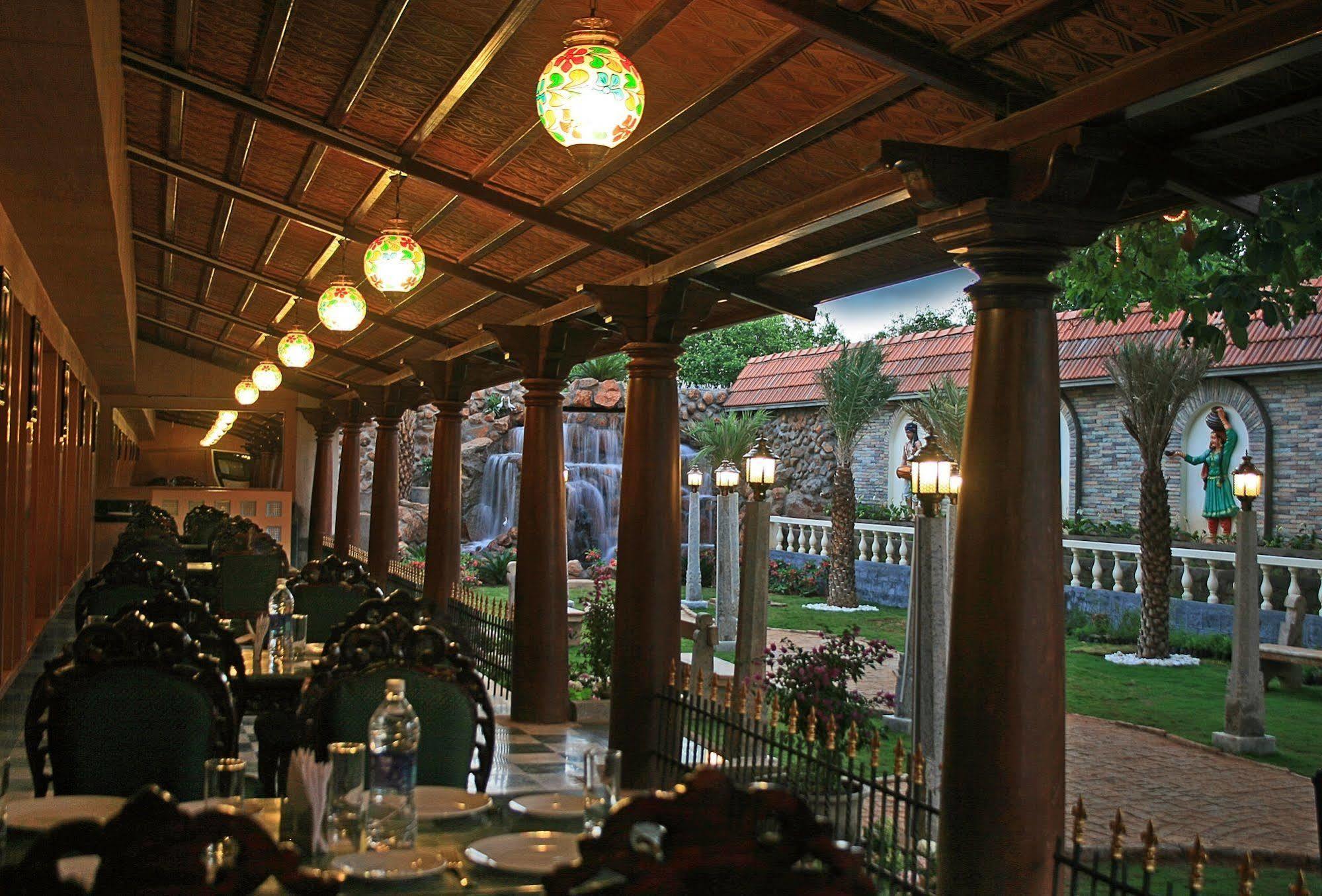 ילאגירי Kumararraja Palace מראה חיצוני תמונה